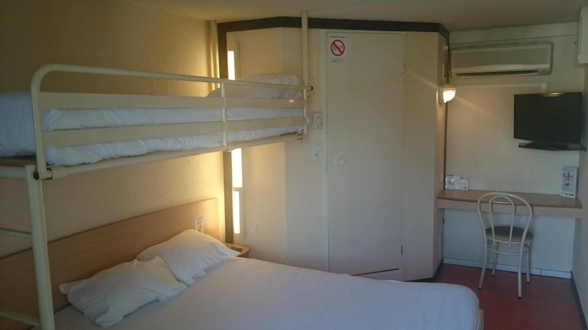 Première Classe Ferrand Nord Hotel *